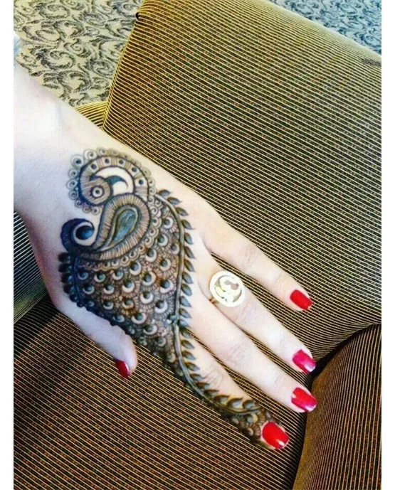 Spiral Inspired Majestic Back Hand Mehndi Design